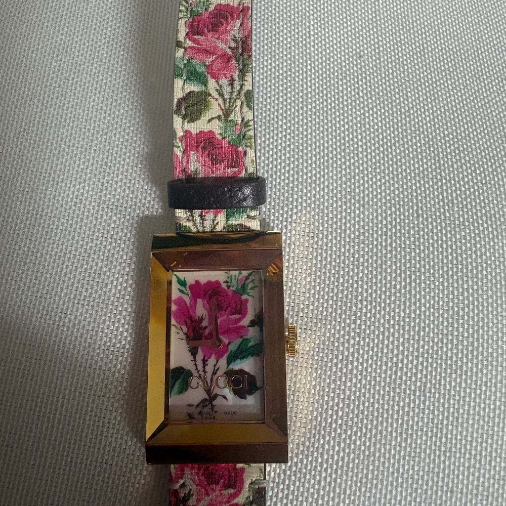 Gucci G-Frame Floral Mother Of Pearl Dial White Leather Strap Watch For Women -